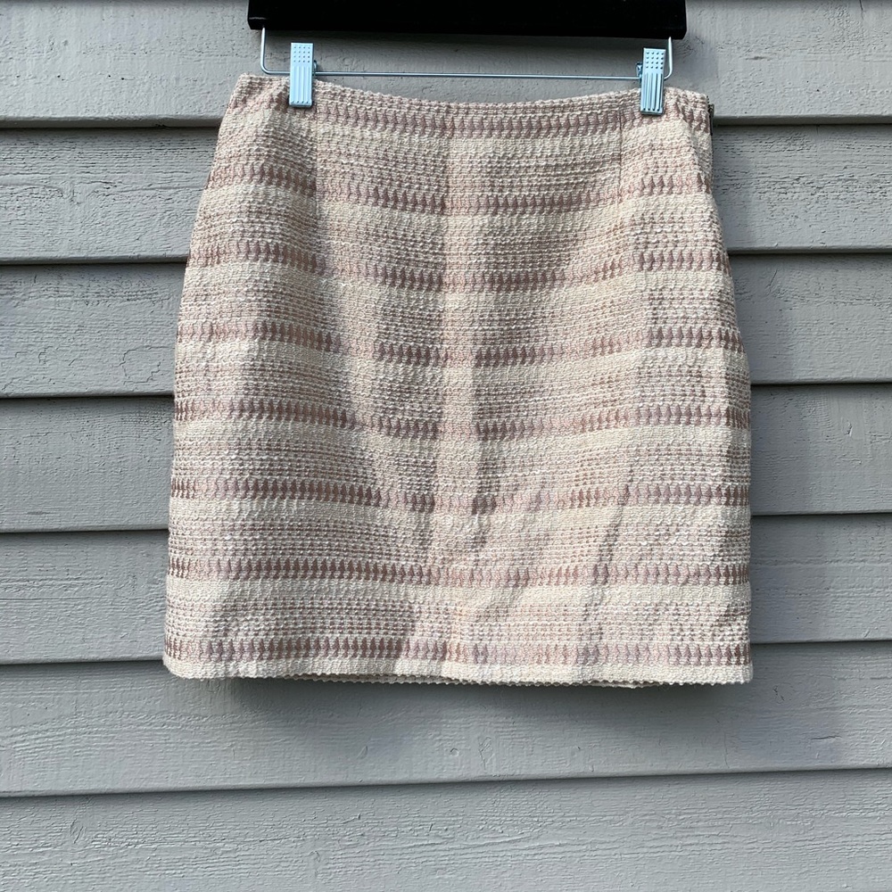 Banana Republic tan/gold/cream skirt